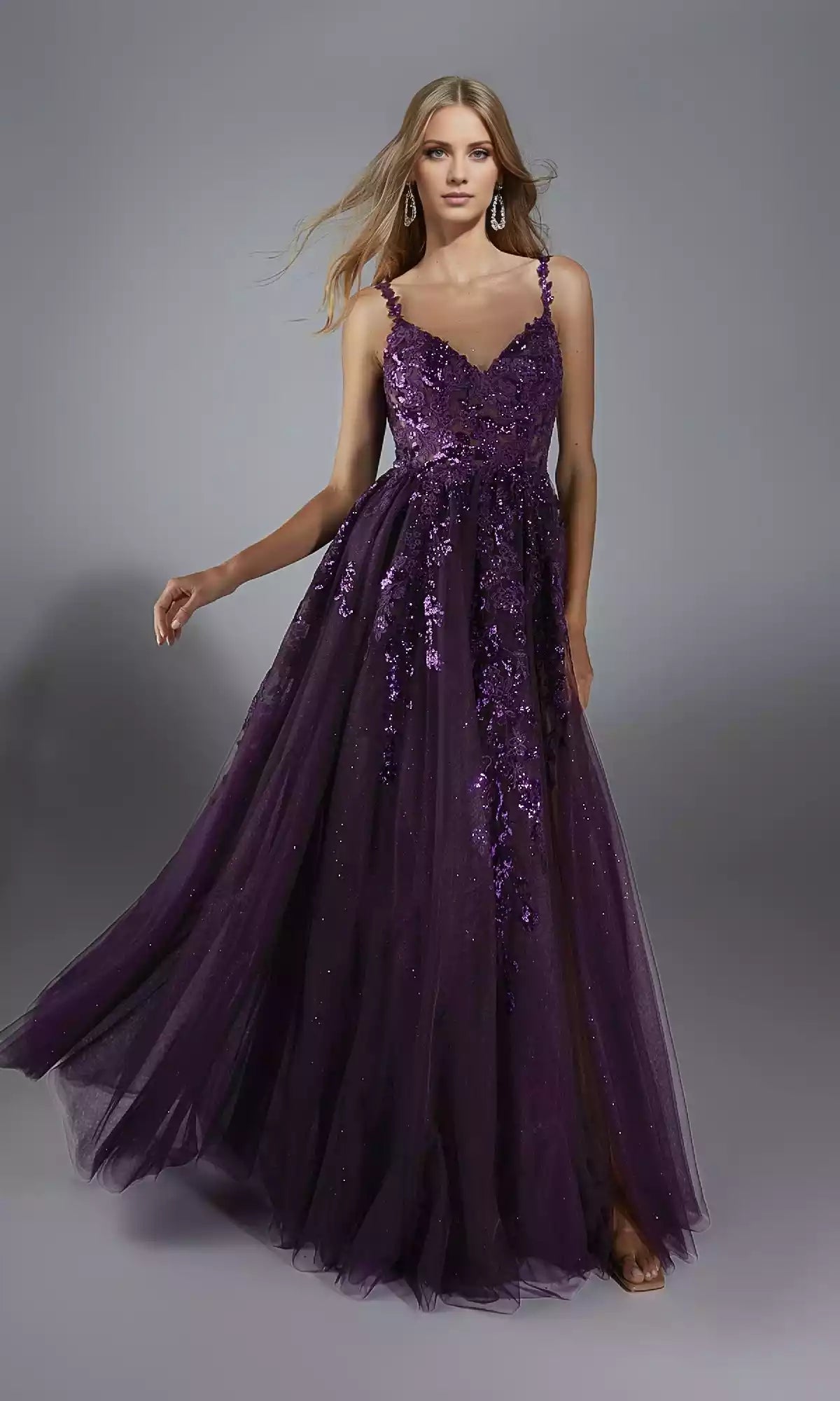 Elegant long V-neck tight corset with lace decal A-line sheer thin shoulder straps Prom Dresses
