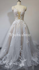 Floral Lace Rustic Wedding Dresses Boho Deep V-neck for Garden Weddings