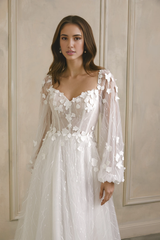 Floral Wedding Dress Long Sleeve Sweetheart Neck Romantic Tulle Wedding Dress For Bride A Line Wedding Gown Floor Length