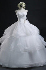 Glamorous Ball Gown Sweetheart Organza Wedding Dress With Lace TN0010