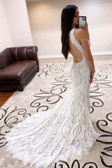 Gorgeous Round Neck Beach Sleeveless Mermaid Lace Wedding Dress With Train