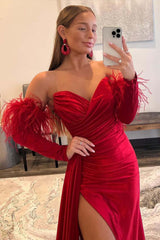 Gorgeous Sweetheart Red Long Prom Dresses 2024 Feathers with Detachable Sleeves