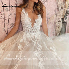 Sexy A-Line Backless Wedding Dress Customized Lace Applique Tulle Gowns