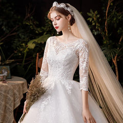 Luxury Big Sweep Train Wedding Dress Plus Size Lace Gown