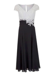 A-Line Mother of the Bride Dress Plus Size Plunging Neck Tea Length Chiffon Lace Short Sleeve with Appliques Elegant