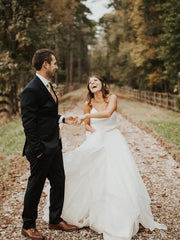 Charming Spaghetti Straps V-neck A-line Wedding Dresses Tulle Bridal Gowns Simple