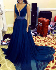 Hunter Green Chiffon Prom Long Dresses Beaded V-neck