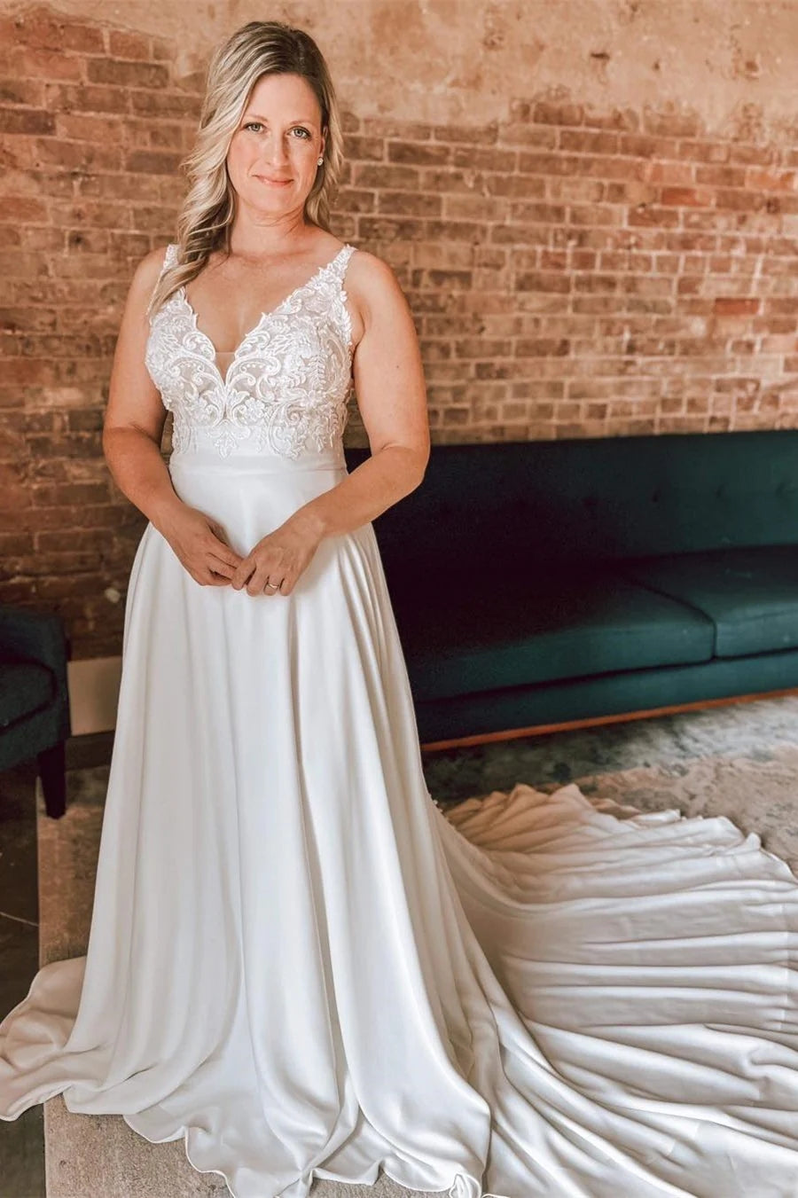 Ivory Floral Lace Open Back Long Bridal Gown Wedding Dresses TN392