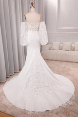 Ivory Mermaid Sweetheart V-Neck Court Train Bridal Dress With Appliqued Lace Off Shoulder
