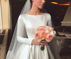 Wedding Dress Modest Long Sleeves Wedding Gown with Long Train Luxurious Dress Ivory Wedding Gown