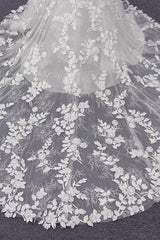 White Tulle Wedding Dress Lace Appliques Spaghetti Straps Mermaid Bridal Dress Open Back