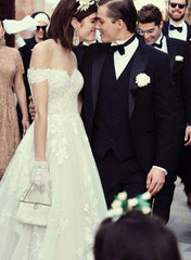 Off-The-Shoulder Ball-Gown Lace Wedding Dresses With Tulle Floor Length Elegant