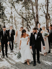 Delicate Appliqued Tulle Wedding Dresses A-line Long Bridal Gowns Off Shoulder Charming