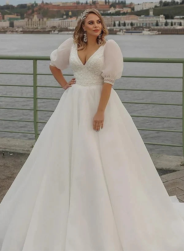 Boho Ball-Gown V-Neck Organza Wedding Dresses With Lace Appliques Sleeves Elegant