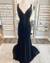 Long Velvet Black Prom Dresses Straps Crystals V Neck Formal Dress Gowns