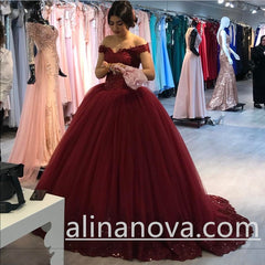 Lovely Lace Appliques V-neck Off Shoulder Tulle Wedding Dress Ball Gowns