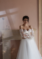 Luxurious Corset Wedding Dress Voluminous Long Boho Sleeves Romantic Embroidered Lace Gown Whimsical Skirt Classic Wedding Bride Dress