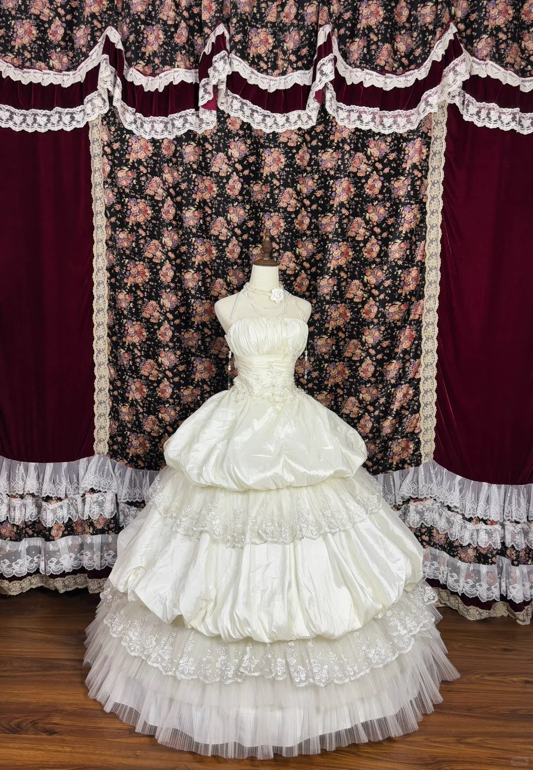 Elegant Strapless Embroidered Flower Beading Lace Pleated Tiered Ball Gown Quinceanera Dress Birthday Dress Prom Dress HZ0319