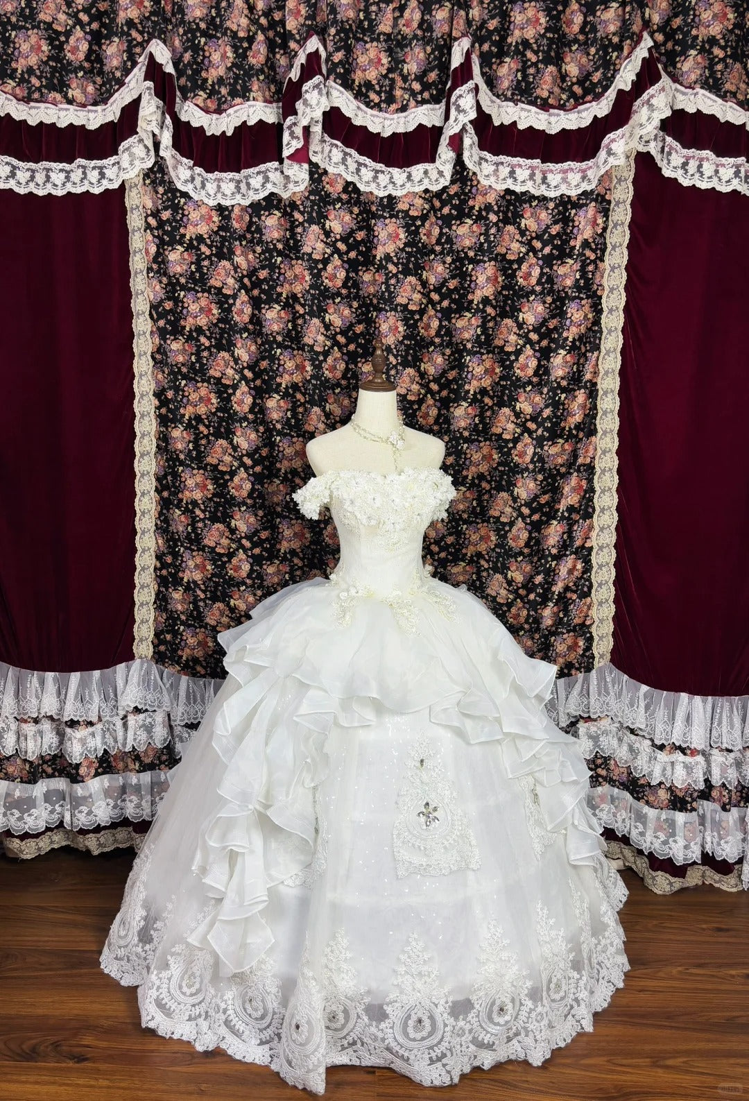 Elegant Off the Shoulder Flower Lace Crystal Ruffle Ball Gown Quinceanera Dress Birthday Dress Prom Dress HZ0319