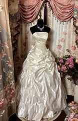Elegant Wedding Dress Strapless Pleated Prom Dress Evening Dress Birthday Party Dress Wedding Dress HZ0319