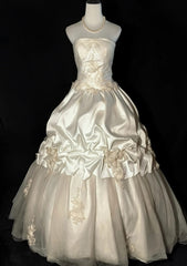 New Arrival Wedding Dress Strapless Pleated Tulle Wedding Dress HZ0319