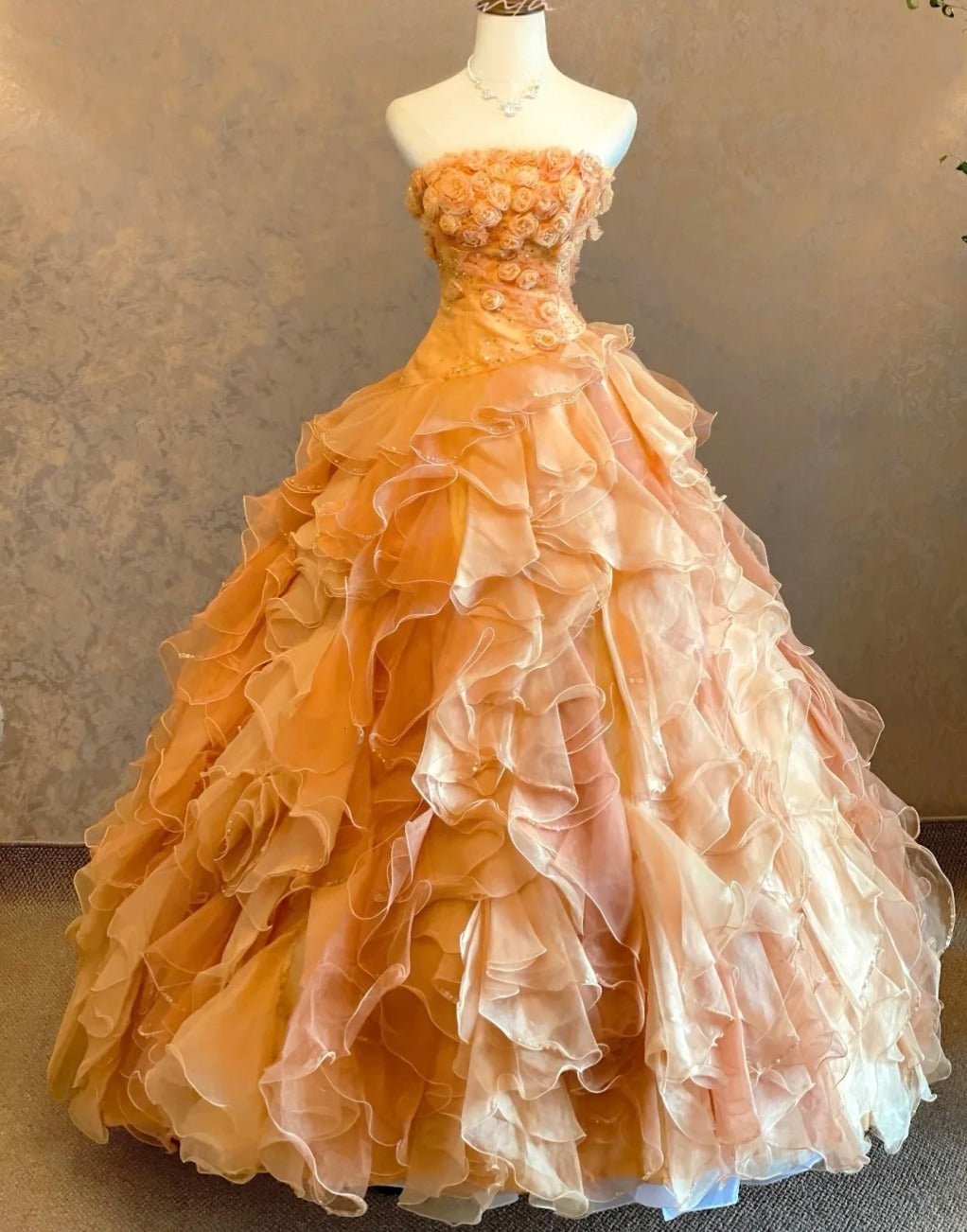 Pretty Prom Dress Strapless Tiered Ruffle Ball Gown Evening Dress Birthday Party Outfits HZ0319