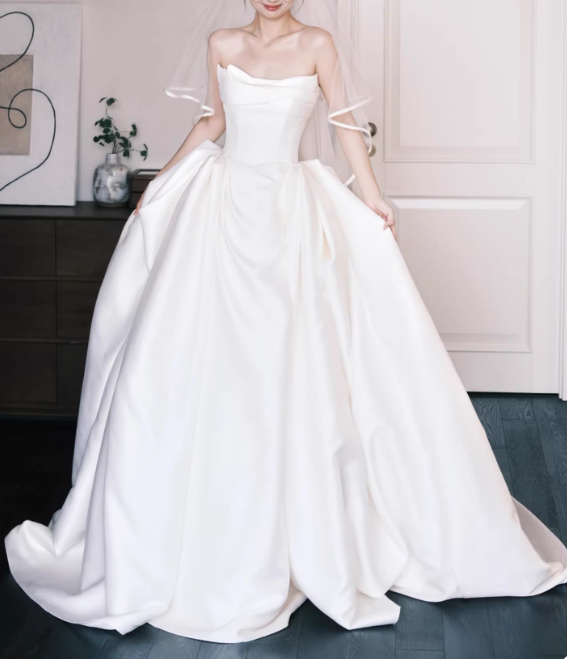 New Arrival Wedding Dress Strapless Pleated Wedding Dresses HZ0319
