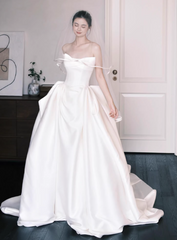 New Arrival Wedding Dress Strapless Pleated Wedding Dresses HZ0319