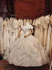 Elegant Wedding Dress Off Shoulder Floral Pleated Wedding Dress HZ0319