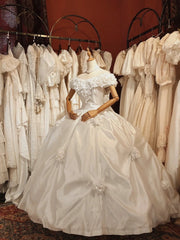 Elegant Wedding Dress Off Shoulder Floral Pleated Wedding Dress HZ0319