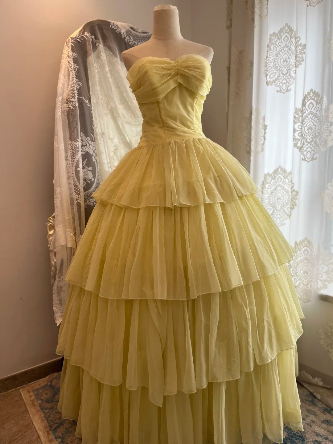 Pretty Prom Dress Sweetheart Pleated Evening Dress Quinceanera Dress Ball Gown HZ0319