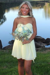 Yellow Strapless A-Line Sweetheart Chiffon Short Homecoming Dress