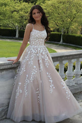 Wholesale Ball Gown Spaghetti Straps Floor-Length Lace Wedding Dress