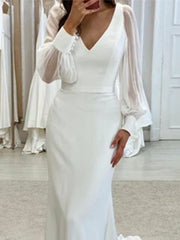 Loudspeaker/fishtail V-neck and ground long sleeved wedding dress