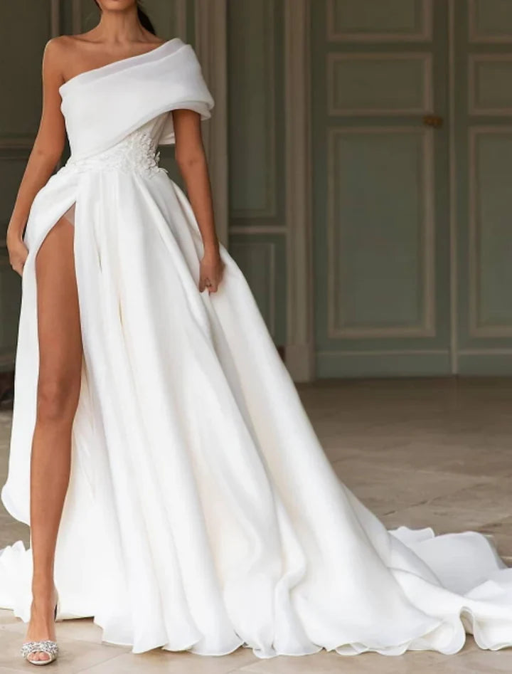 Wholesale A-Line/Princess One Shoulder Wedding Dresses Court Train With Appliques Split Front