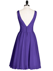 Short Chiffon Dress with V Neckline Regency