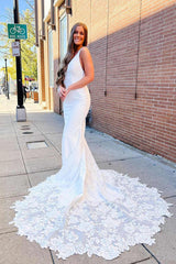 Mermaid V-Neck Ivory Satin Wedding Dress With Lace Appliques TN334