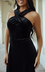 Weitese Prom Shop Dresses Simple High Halter Neckline Sleeveless Bridesmaid Dress in Velvet Formal Women's Dresses