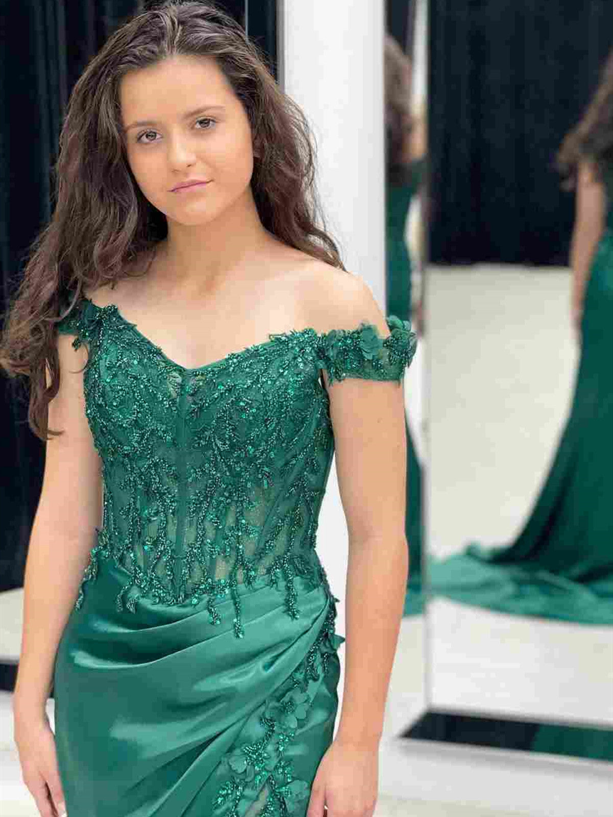 Off the Shoulder Green Mermaid Lace Prom Dresses, Off the Shoulder Green Mermaid Lace Formal Evening Dresses