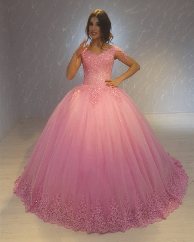 Pretty Lace Appliques V-neck Tulle Ball Gowns Quinceanera Dresses