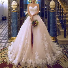 Princess Style Sweetheart Tulle Ball Gowns Wedding Dresses Lace Appliques