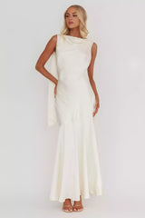 Prom Dresses with eye-catching lining, sleeveless adjustable shoulder straps, and zippered side straps