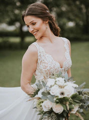 V-neck Sleeveless Sweep/Brush Train A-line Chiffon Beach Wedding Dresses DT1443