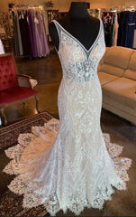 V-Neck Backless Lace Mermaid Wedding Dress