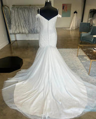 Cold-Shoulder Trumpet Mermaid Wedding Dress