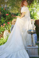 Round Neck A-line Vintage Stunning Puffy Sleeve Dramatic Big Train Wedding Dress Floral Applique