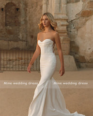 Customized Luxury Strapless Lace Wedding Dress with Zipper