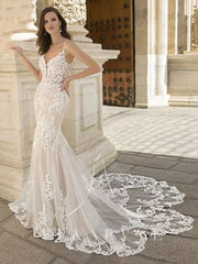 Wedding Dress With Chapel Train Backless Party Dresses Customized Spaghetti Straps Deep V-Neck Gowns