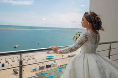 Customized African Women Ball Gown Wedding Dress Elegant Long Sleeves Lace