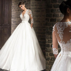 Elegant Lace Wedding Dresses Half Sleeves V-Neck Bride Dress with Pockets